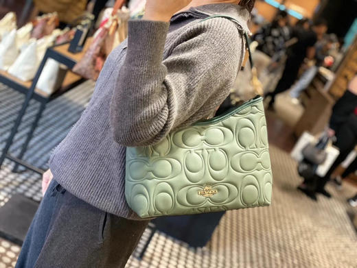 🇺🇸¥1999美国直邮Coach最新款全皮浮雕logo Laurel单肩包，流浪包，薄荷色 商品图6