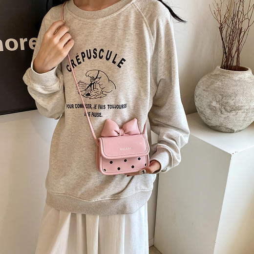 【小巧轻便，蝴蝶结元素时尚又可爱】今年流行款 蝴蝶结迷你小方包 亲子设计 儿童女孩斜挎 零钱耳机口红包-QQ 商品图2