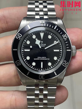 帝舵 帝陀碧湾系列 DIF碧湾三代小红盾 男士腕表 整体复古气息十分浓厚