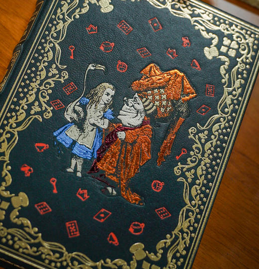 【限量珍藏版】《爱丽丝漫游奇境》兔子先生奇幻档 商品图2