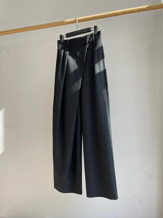 19-6 渠道圆正 lew秀款 217 斜襟精纺羊毛 阔腿西裤 167-135穿38合身 商品图5