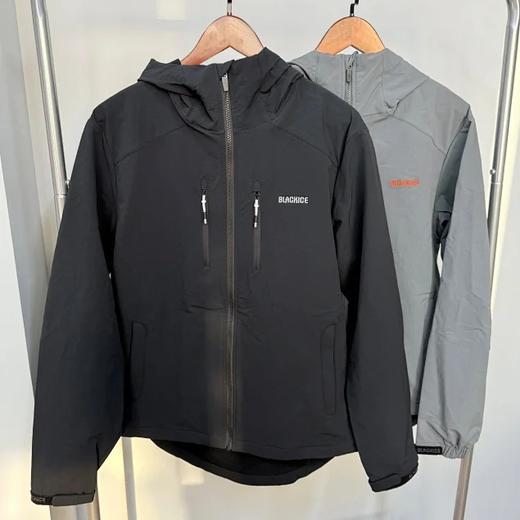 BLACKICE/黑冰 24新品户外软壳衣 男防风防泼水 休闲耐磨连帽外套 商品图0