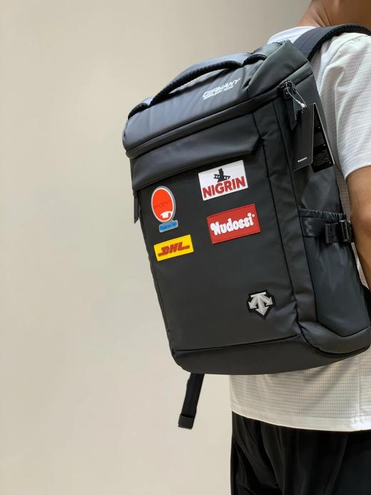 点此购买 迪桑特男女款双肩大背包 qk 308070 商品图2