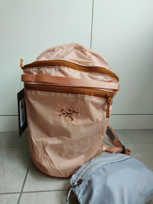 点此购买 始祖鸟Heliad男女款双肩背包 qk 308083 商品图5