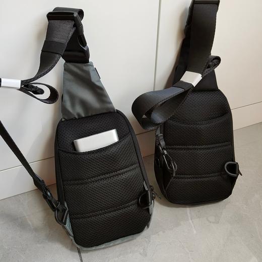 点此购买 迪桑特运动休闲胸包挎包 qk 308076 商品图6