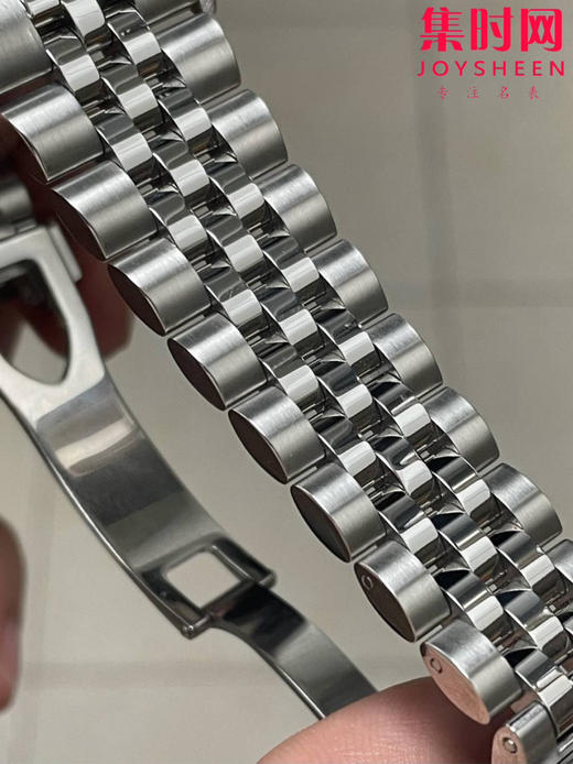 帝舵 帝陀碧湾系列 DIF碧湾三代小红盾 男士腕表 整体复古气息十分浓厚 商品图4