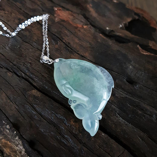 【天然正品】AU750精品白金镶天然高冰种鱼（连年有余）翡翠吊坠项链45.1*23.2*5.8mm（皆取最大值）女士现售价：5280！080125XY15 商品图2