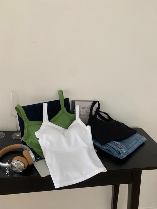 老米优品🎈3-5天。哼个小曲儿迎接春天🌿《一字领带胸垫法式莫代尔背心》文胸+背心一体设计，氧气感十足的色系！BX250108A 商品图1