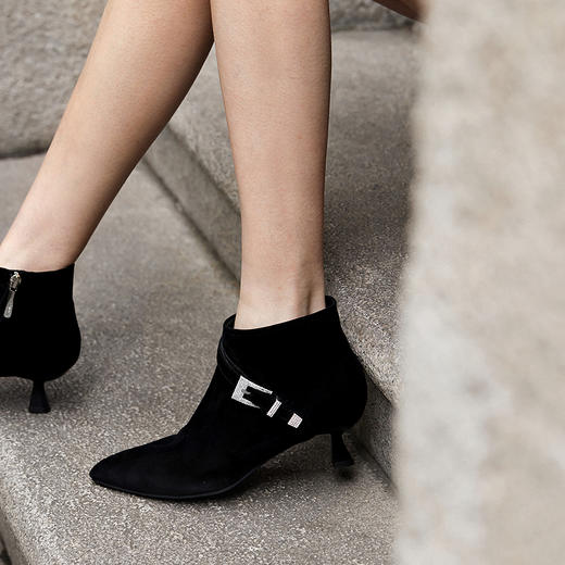 千百度羊皮小猫跟时装靴女款秋冬细高跟靴短靴A24567105 商品图4