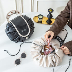 【YW】无忧购【甄选】可爱刺绣甜甜圈大容量防水便携收纳抽绳懒人化妆包AHIG34（截单后7天发货)