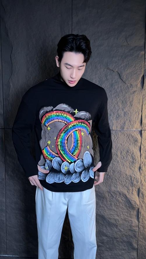 T1674秋冬季新款休闲百搭休闲小众手绘印花图案长袖T恤打底上衣 商品图0