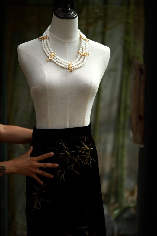 玉化砗磲铜鎏金蝙蝠五福临门三圈项链 商品图0