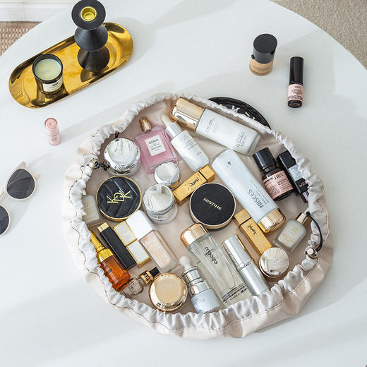 【YW】无忧购【甄选】可爱刺绣甜甜圈大容量防水便携收纳抽绳懒人化妆包AHIG34（截单后7天发货) 商品图1