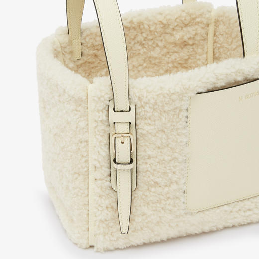 SOFT SHEARLING 微型水桶包 商品图2