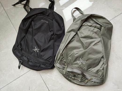 点此购买 始祖鸟Heliad男女款双肩背包 qk 308083 商品图3