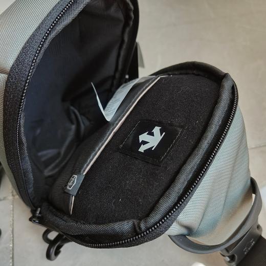 点此购买 迪桑特运动休闲胸包挎包 qk 308076 商品图7