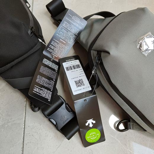 点此购买 迪桑特运动休闲胸包挎包 qk 308076 商品图11