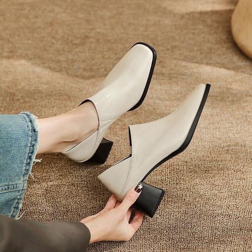 【预售5天】舒适羊皮粗跟深口单鞋女2025早春新款简约方头通勤中跟小皮鞋女鞋LG&77-1068 商品图1