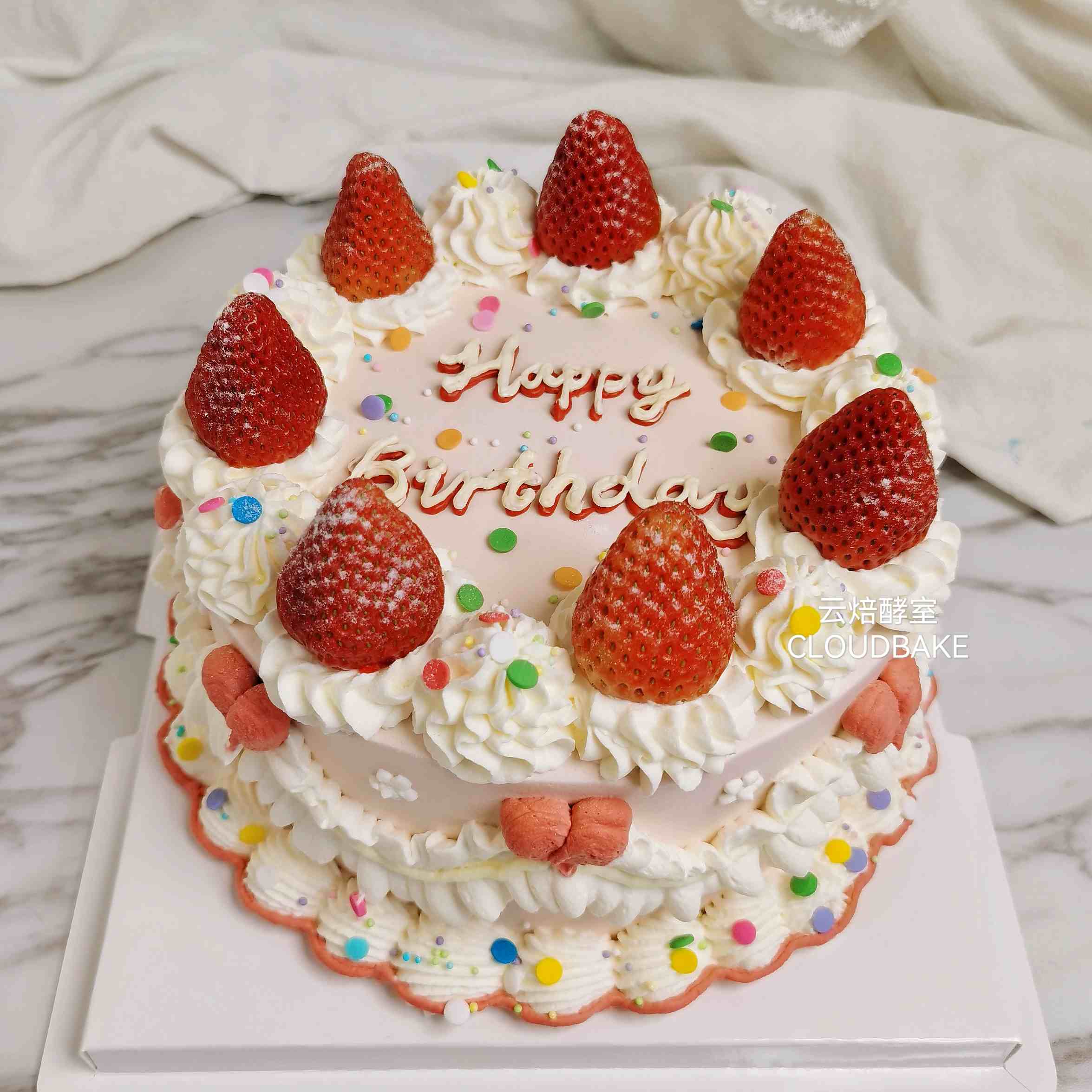 【草莓复古蛋糕】