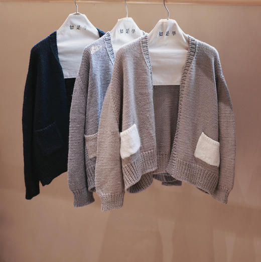 三色羊驼绒手工开衫 商品图4