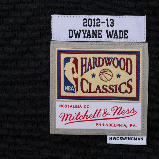 收藏系列 韦德 热火队3号 黑色球衣 定制To签 亲笔签名球衣 SW球迷版（仅限线上下单）（图片仅供参考，请以实物为准） 商品图4