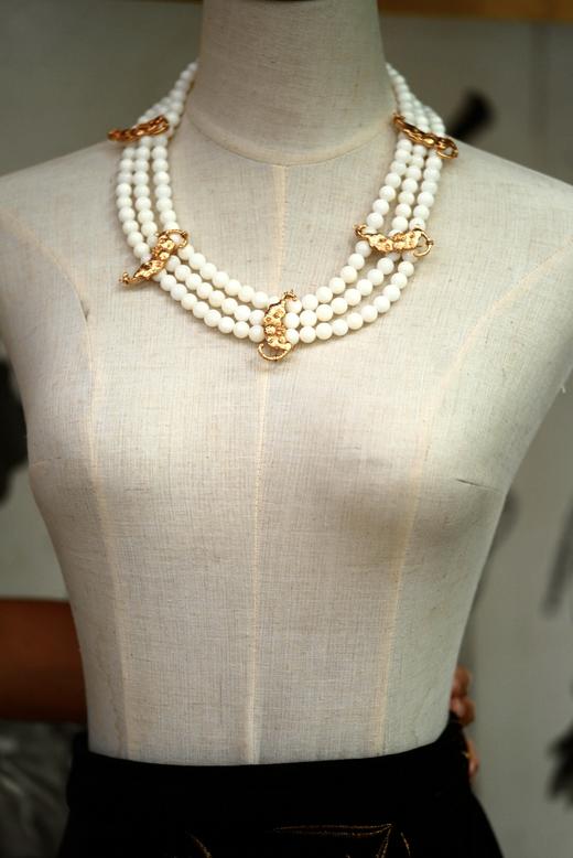 玉化砗磲铜鎏金蝙蝠五福临门三圈项链 商品图2