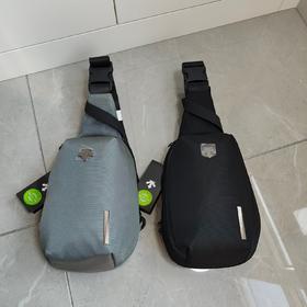 点此购买 迪桑特运动休闲胸包挎包 qk 308076
