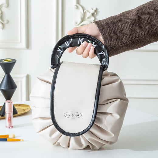 【YW】无忧购【甄选】可爱刺绣甜甜圈大容量防水便携收纳抽绳懒人化妆包AHIG34（截单后7天发货) 商品图2