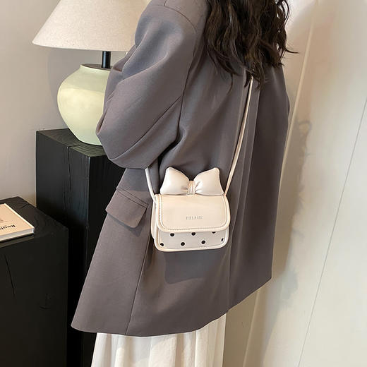 【小巧轻便，蝴蝶结元素时尚又可爱】今年流行款 蝴蝶结迷你小方包 亲子设计 儿童女孩斜挎 零钱耳机口红包-QQ 商品图1