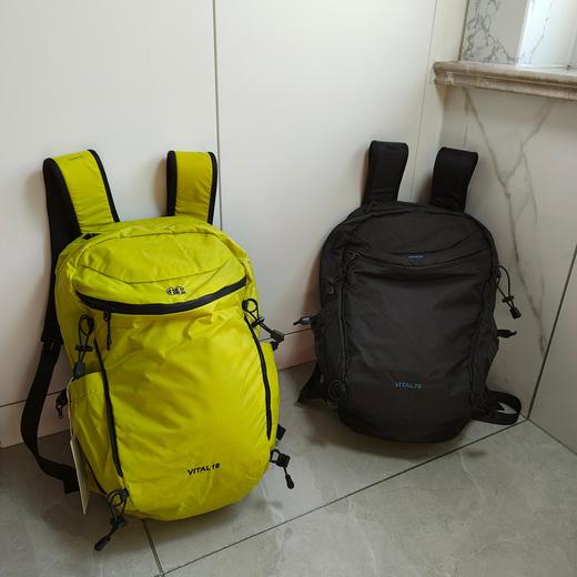 点此购买 科隆男女款运动休闲背包书包 qk 308073 商品图1