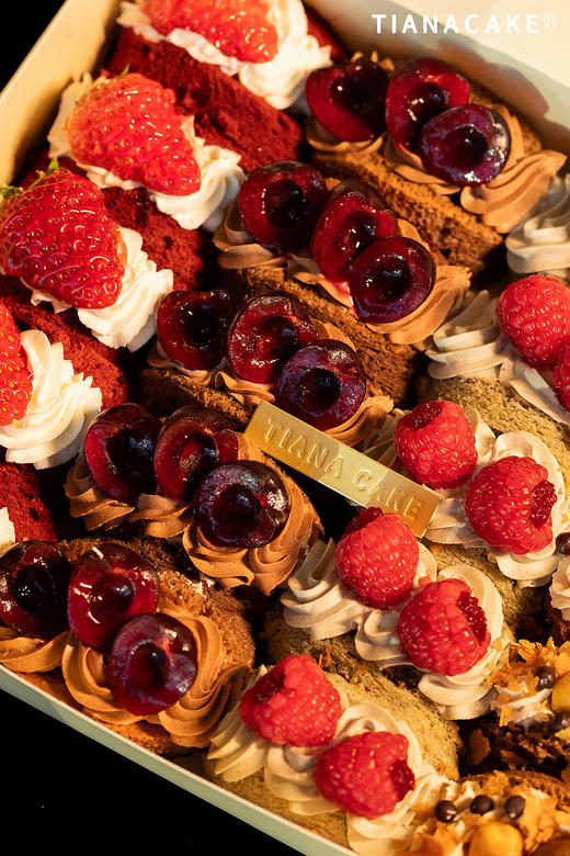 #𝗡𝗲𝘄四拼煎蛋卷（草莓椰子糖｜车厘子丝滑巧克力｜覆盆子黑马｜脆脆蒙布朗） 商品图1