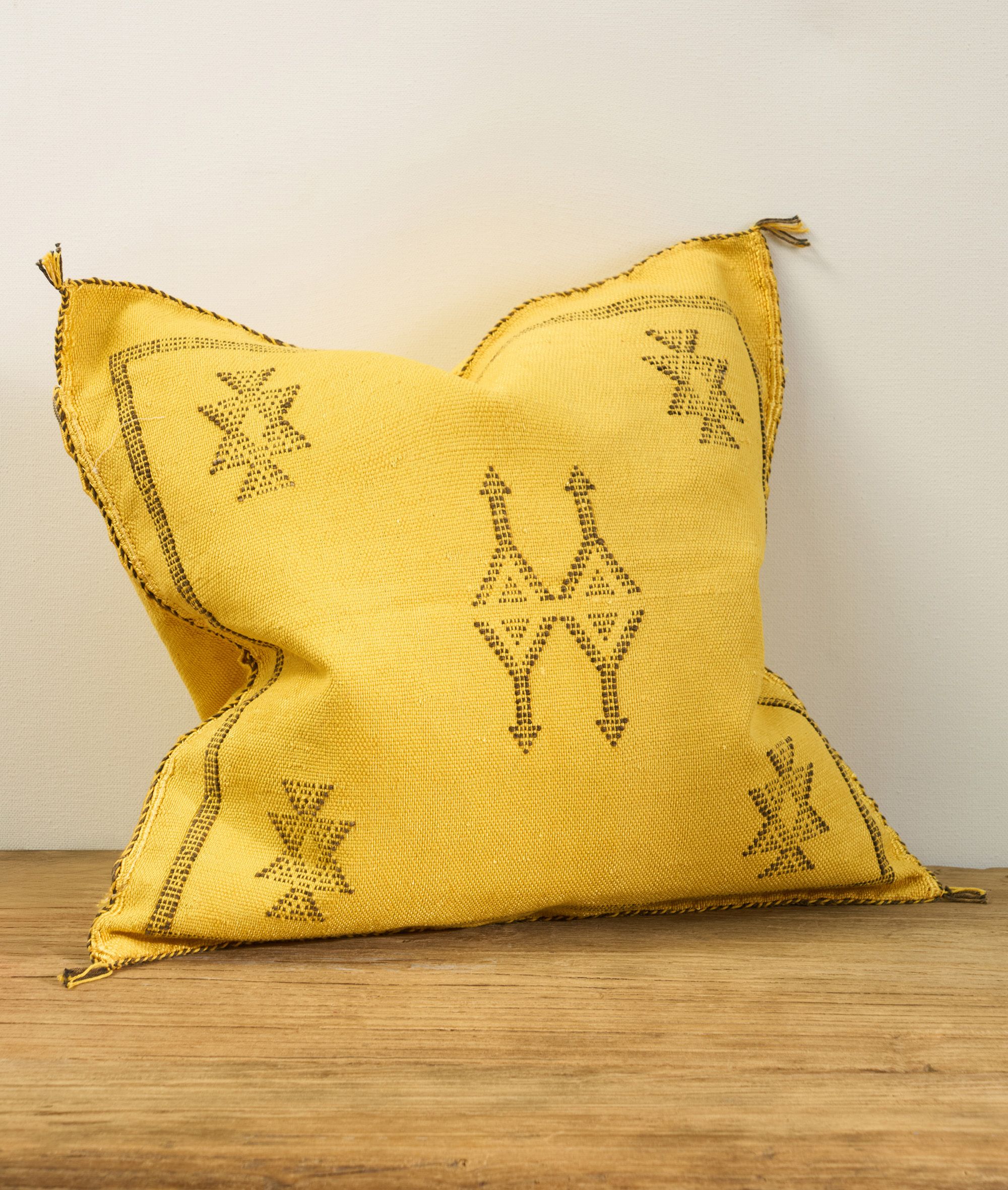 伽罗 JALO 摩洛哥进口手工龙舌兰丝抱枕【浅黄色&黄色2】约50x50cm