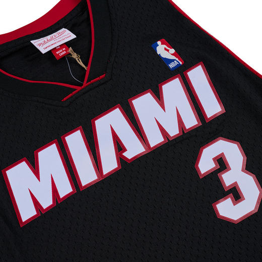 收藏系列 韦德 热火队3号 黑色球衣 定制To签 亲笔签名球衣 SW球迷版（仅限线上下单）（图片仅供参考，请以实物为准） 商品图2