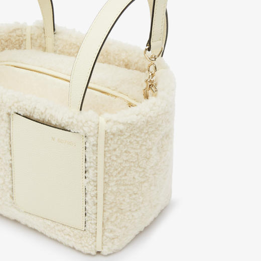 SOFT SHEARLING 微型水桶包 商品图1