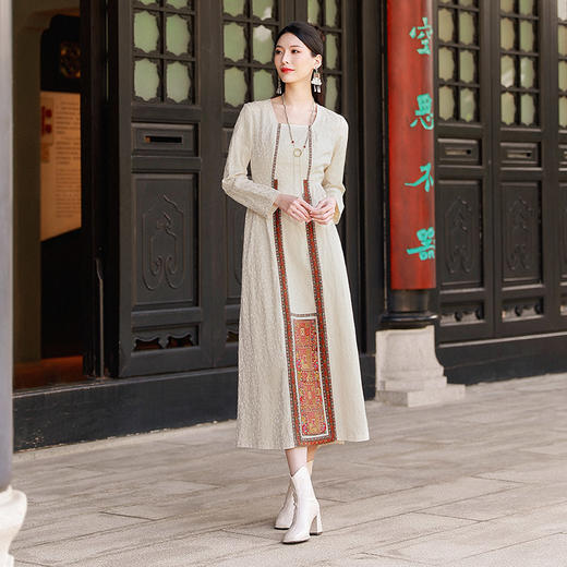 苍山负雪刺绣连衣裙 |改良款清马面裙设计 | 现货加急发 商品图2