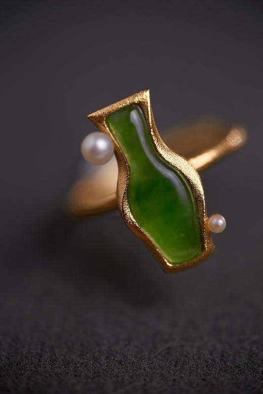 和田碧玉小花瓶珍珠银鎏金戒指 商品图1