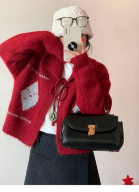 😍【Avann费尔岛欢乐假期提花系带毛衣开衫957 】：❤️穿梭芬蓝梦境，编织你的童话衣橱⛄ 1.翻领优雅露出颈部线条，😎好搭配