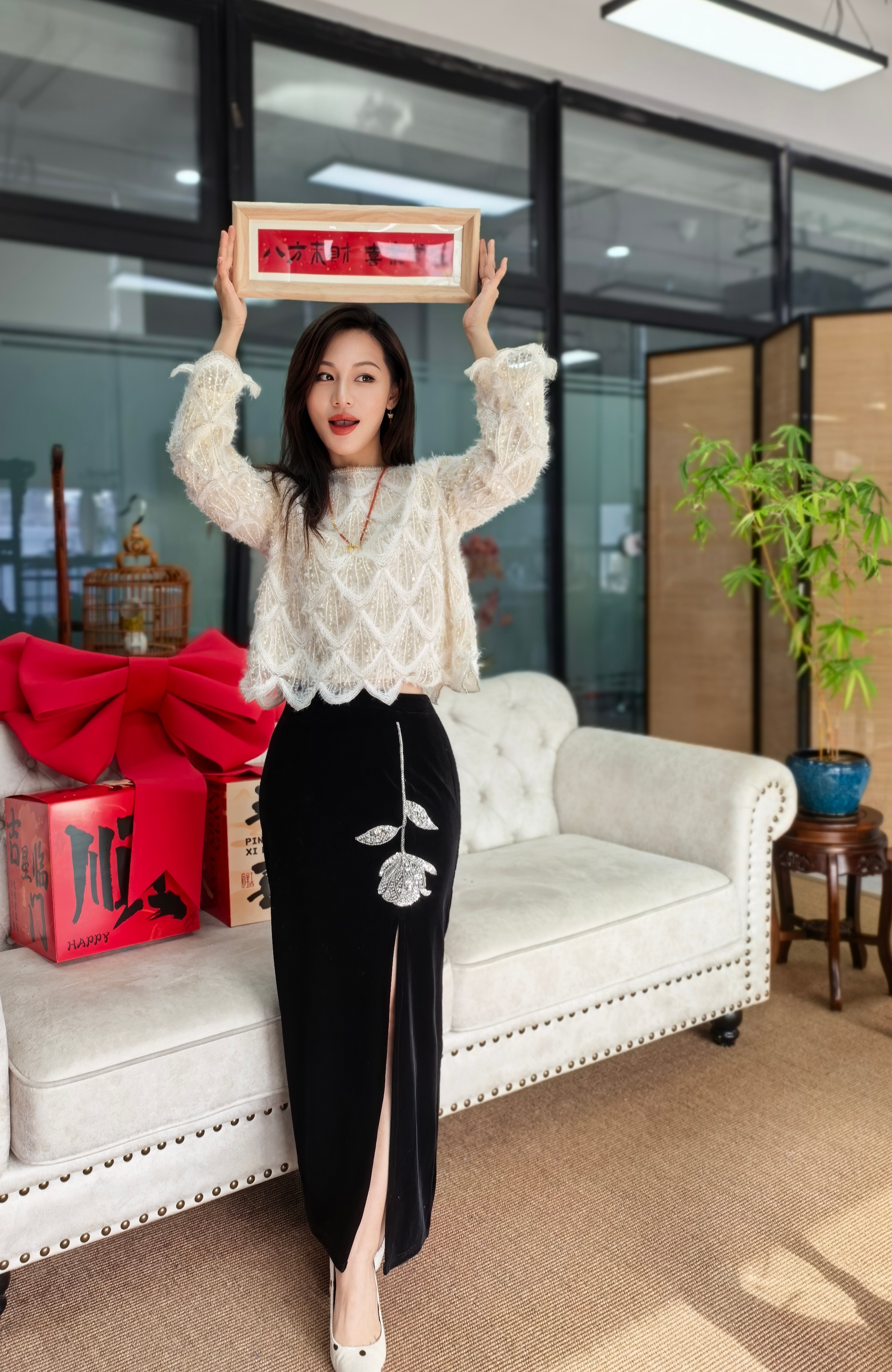 逸红颜明月优选 #迷人黑丝绒半裙【玫瑰花】重磅高定系列 非遗手工珠绣，小美人鱼裙摆