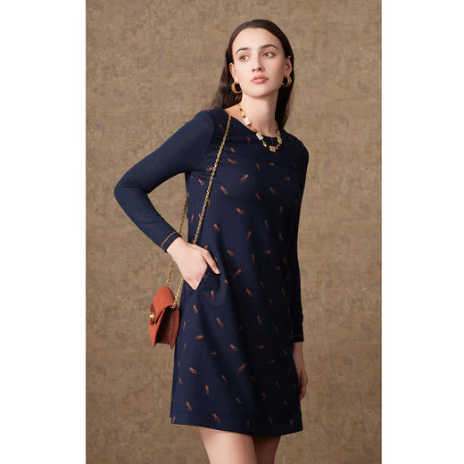 乔万尼秋冬新款蓝色趣味印花宽松圆领舒适针织弹力休闲连衣裙ES4E301 商品图1