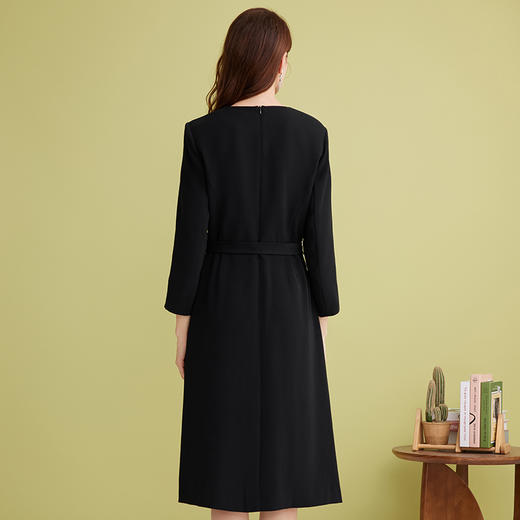 EITIE爱特爱正式V领气质收腰显瘦印花拼接喇叭袖连衣裙2025春新款A2507509 商品图4