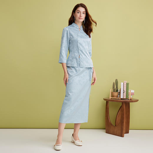 EITIE爱特爱新中式立领盘扣不对称收腰蓝色显瘦上衣2025春季新款A2513501 商品图3