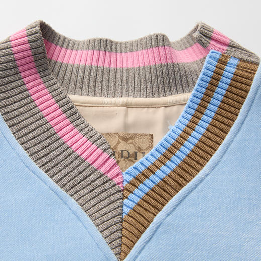 谜底V领套头卫衣女2025春季新品休闲风时尚拼接撞色上衣251MV0054 商品图3