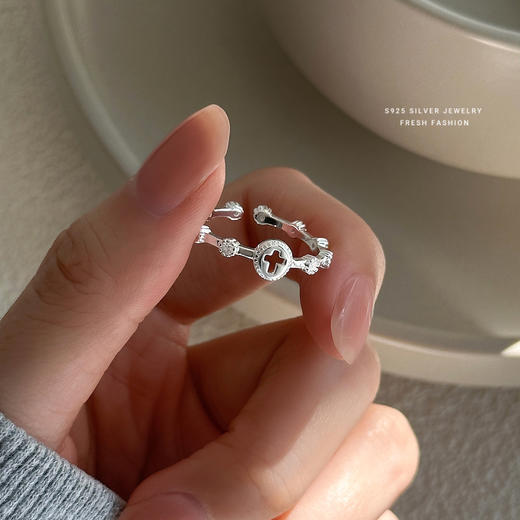 【十字之牵】S925银镂空十字架戒指【YXS-K2093】 商品图1