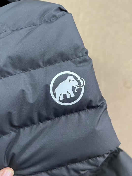 正品MAMMUT Waymarker black 猛犸象防风羽绒服 商品图2