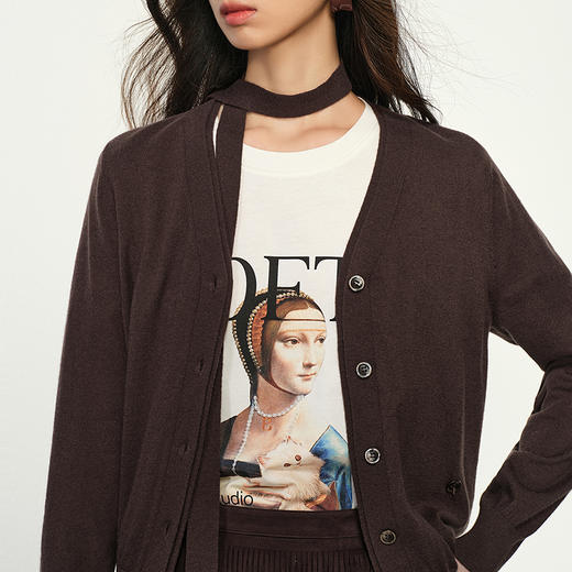 NEELLY纳俪商场同款春季新款舒适休闲针织衫女圆领减龄显白短上衣N25012A01038 商品图2