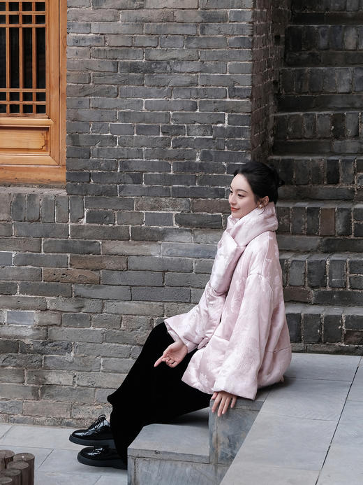 盛唐牡丹|银粉色冠乐绉蝶恋花棉服 (配围巾) 商品图11