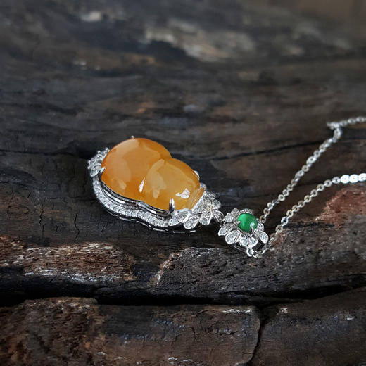 【天然正品】AU750精品白金镶钻镶天然冰种葫芦造型黄翡翡翠吊坠项链211124NJ14 现售价：5980 商品图5