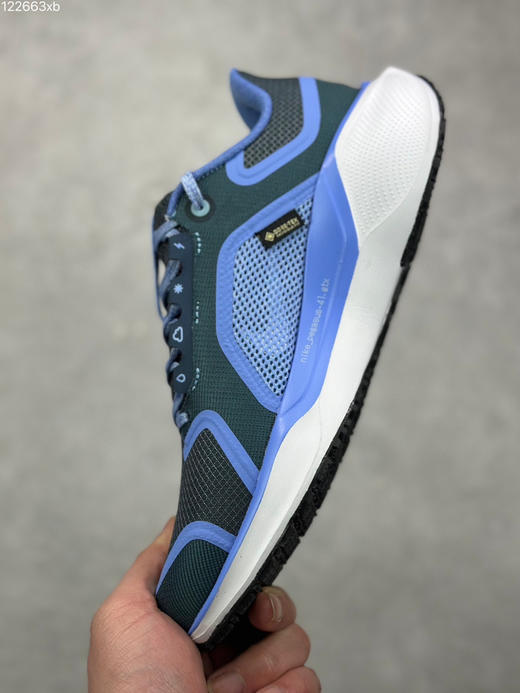 秋冬特惠💰340 NK Air Zoom Pegasus 41 GTX 鞋面采用外层由韧性纱线+内层网眼布的设计 商品图6