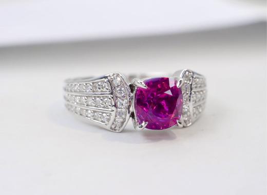 1.5ct刻面紫蓝宝戒指 商品图1