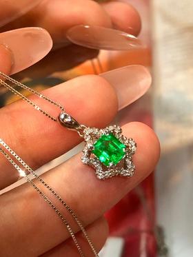 1.08ct刻面祖母绿吊坠